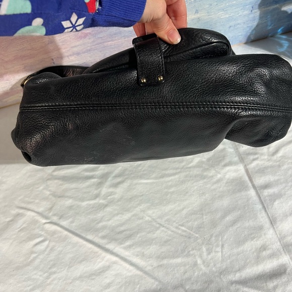 Michael Kors Black Shoulder Bag with Gold Hardware - Picture 4 of 8